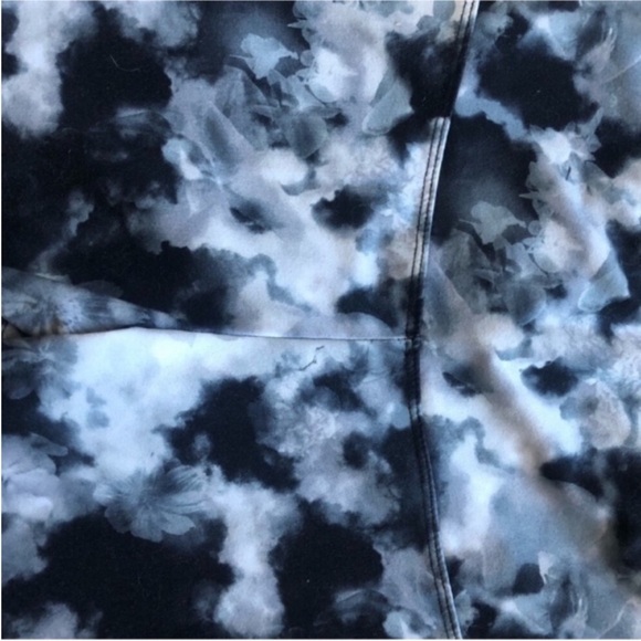 Marika Pattern Leggings - Picture 6 of 8